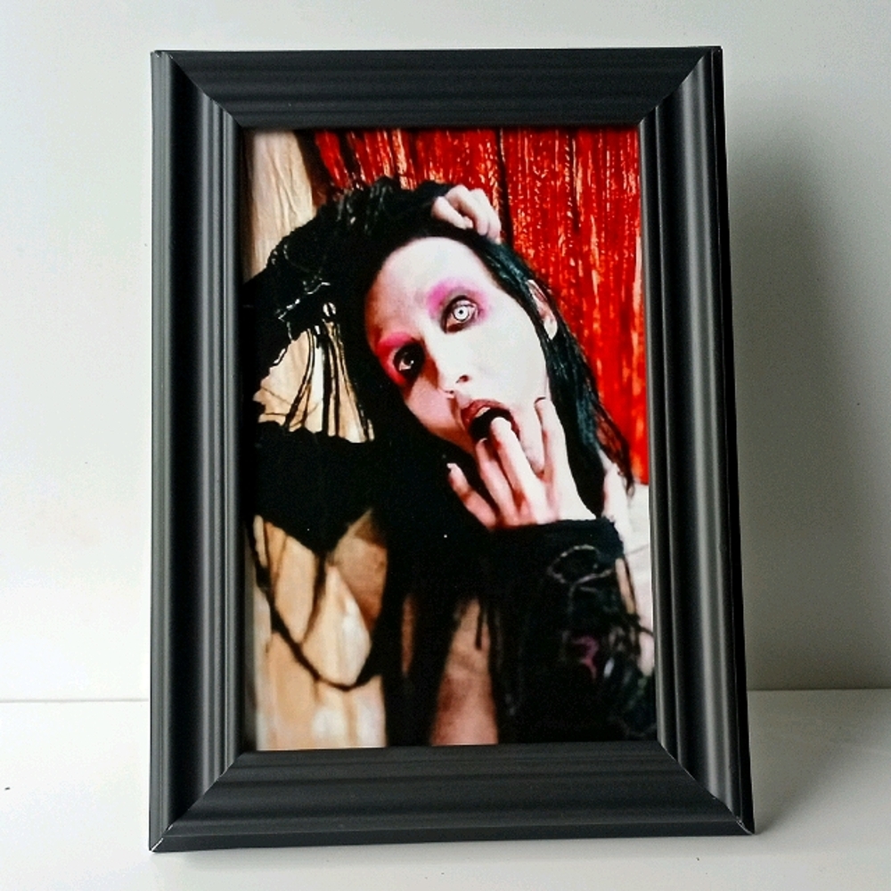 Marilyn Manson Edgy Metal Gothic Rock Alternative Dark Morbid Music 90s Home Dec - Picture 6 of 8